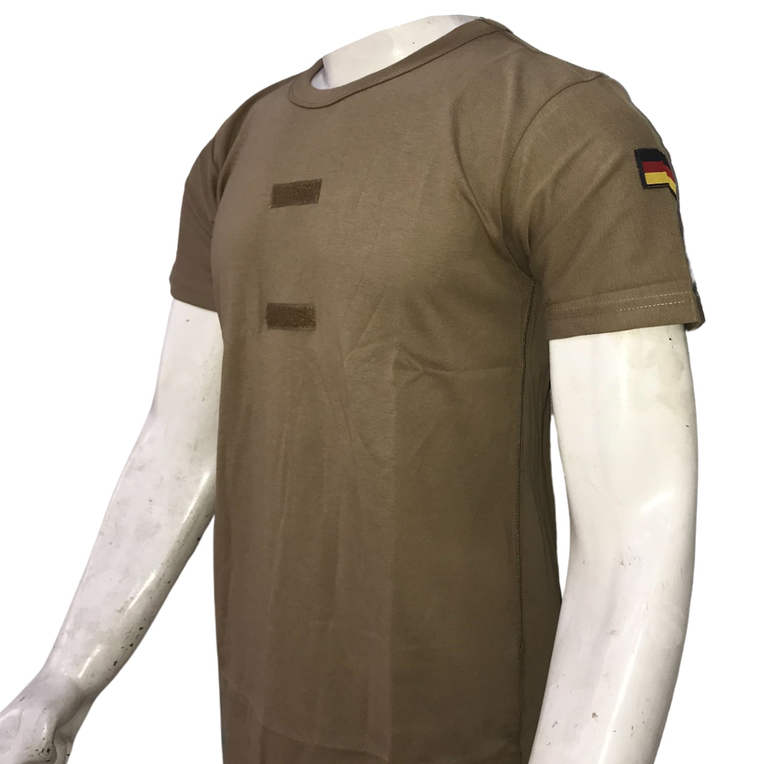 Classic men's T-shirt with Germany flag on sleeve, round neck, slim fit; ideal for boxtraining, boxfitness and workout wear.
