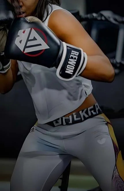 Een body protector of belly pad is een essentiële uitrusting voor elke Bokser, MMA- of kickbokser