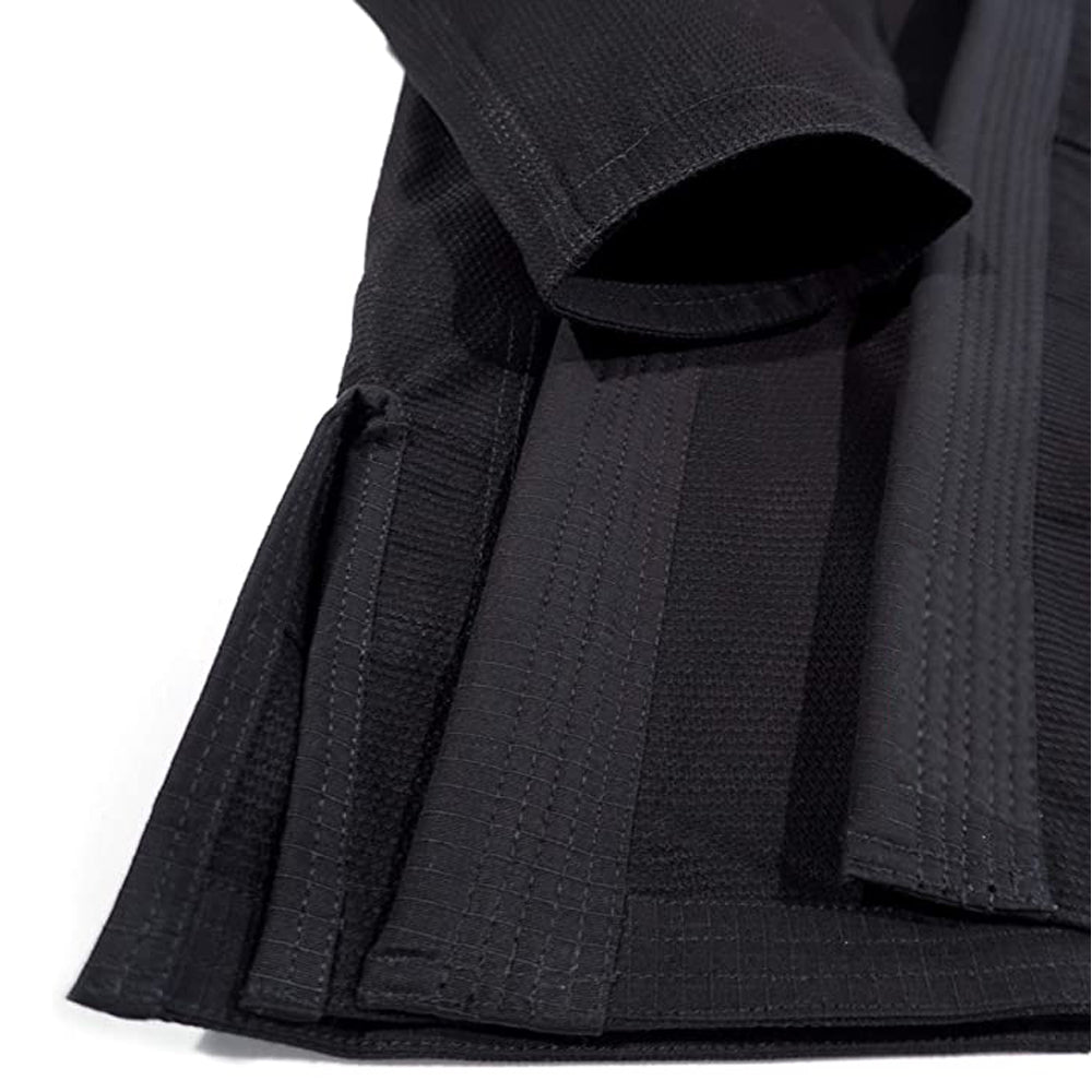 Schwarzer Rewon Ju Jutsu Gi mit hochwertigem Stoff für Boxtraining, Boxausrüstung, Fitness und MMA. Gratis weißer Gürtel inklusive.