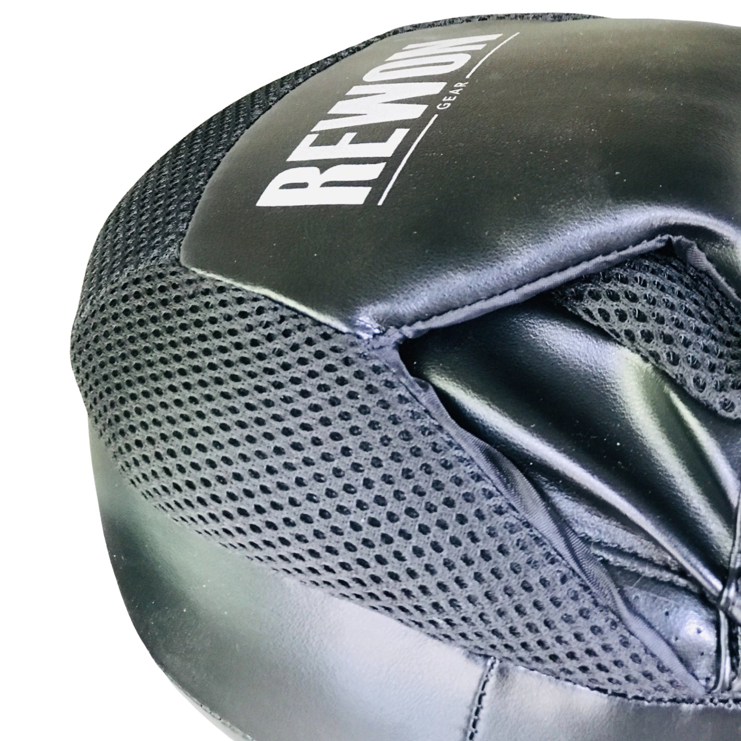 Rewon T10 handpolster for boxing and fitness, made from durable Maya Hide leather, ideal for impact absorption. Perfect for home gym use.