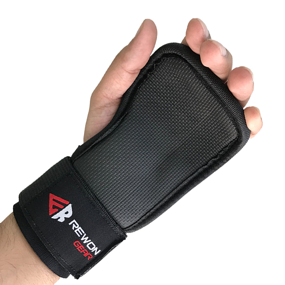Rewon weightlifting hand grips for fitness and boxing, black workout pads minimizing hand strain and maximizing training efficiency.